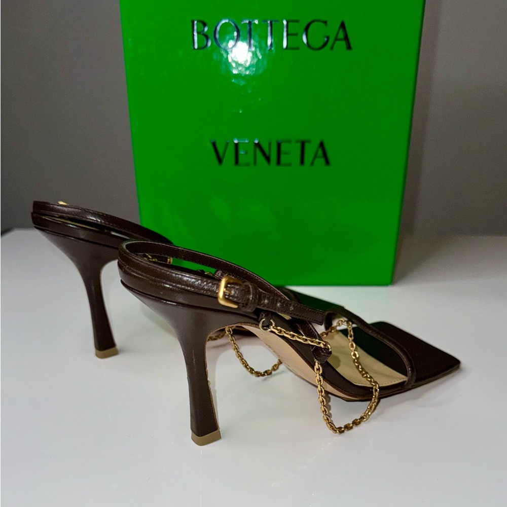 Bottega Veneta - 37 US - Strech Chain Sandals - Brown with Golden Chain - Picture 11 of 17